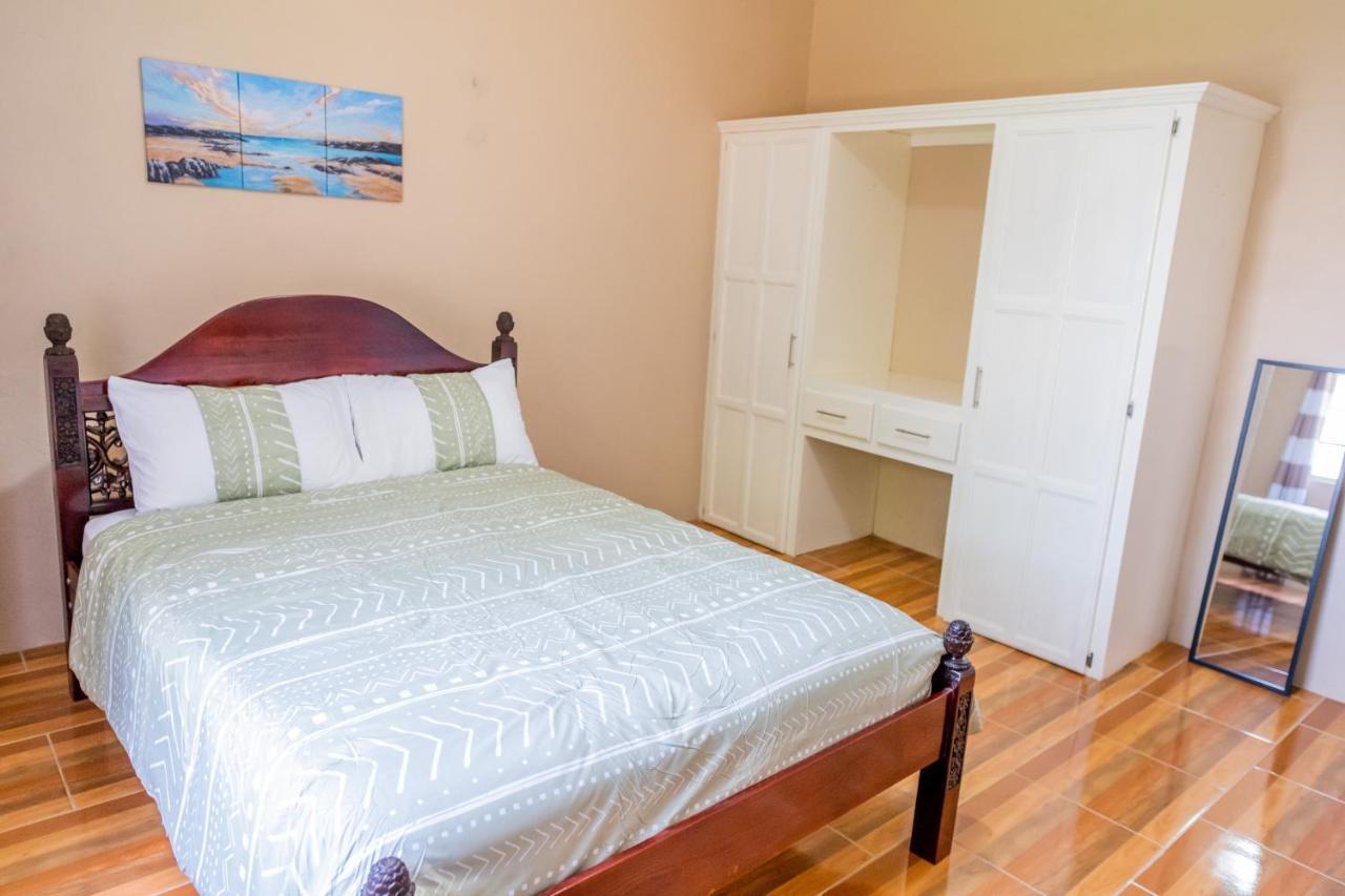 Golden Palms Apartment Kingstown Extérieur photo